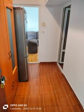 Închiriez apartament 2 camere km 4-5 etaj 4 4