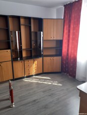 Inchiriez apartament 2 camere, zona centrala