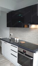 Închiriez apartament 2camere cu garaj