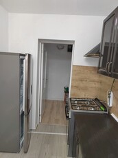 Închiriez apartament cu două camere decomandat 1500lei