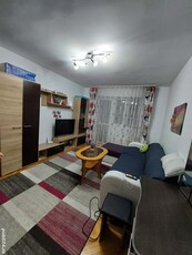 Vand apartament 2 camere în Campina