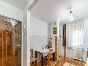 Vand apartament 2 camere in Confectii