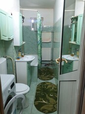 vând apartament, 2 camere, Tg Jiu