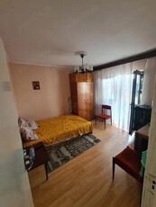 Vand apartament 3 camere Poarta 6