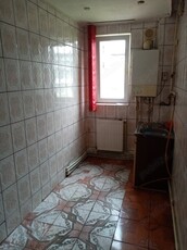 Vând apartament zona Dacia în Petroșani etaj 3 din 4