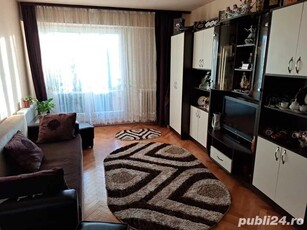 Vand schimb apartament cu 3 camere