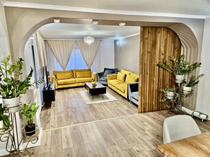 Vila spatioasa cu 7 camere in zona Jandarmeriei- Confort si Eleganta