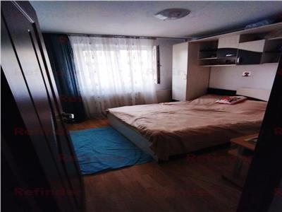 apartament 2 camere Titan, Metrou 1 Decembrie la 2 min, etaj 3/10, decomandat, amenajat, 37mp utili, bloc 1976, reabilitat.