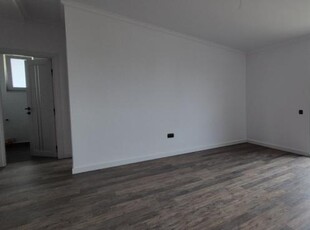 Apartament 3 camere 2 bai 67mp zona Teilor