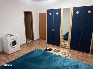 Apartament generos cu balcon inchis parter craiova