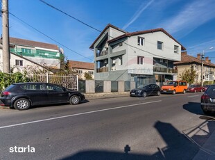 Casa cu 6 camere de vanzare in zona semicentrală!