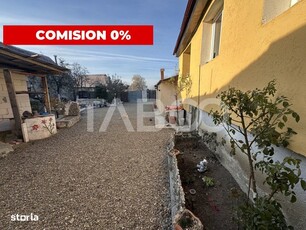 Casa de vanzare 5 camere anexe gospodaresti 1234 mp teren in Parau