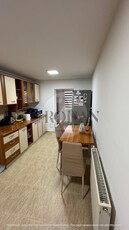 De vanzare apartament renovat etaj 1