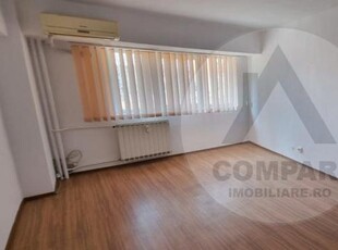 Vand apartament 2 camere Micro 8