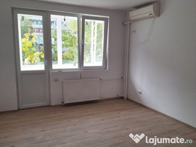 2 camere etaj 3 liber complet renovat la 5 min de Metrou