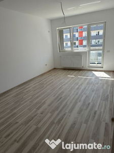 Apartament 3 camere 10 minute metrou Aparatorii Patriei