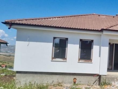 Casa individuala in Dezmir , 120 mp, 500 mp teren