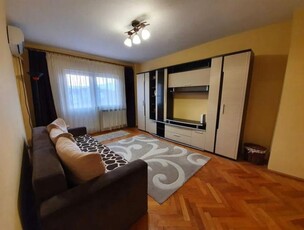 Apartament 2 camere decomandat Centru, pozitie deosebita!