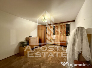 Apartament 2 camere decomandat, etaj 3, lift, zona Olimpi...