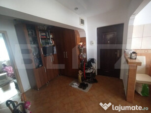 Apartament 3 camere,65mp,decomandat,parter inalt,parcare,zon