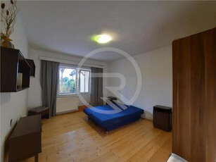 Apartament cu 3 camere, 100 mp, situat in cartierul Dambul-Rotund!