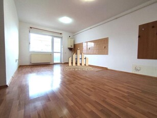 Apartament cu 3 camere Bloc Nou, Cetate