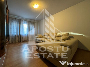 Apartament cu 3 camere, zona Lipovei