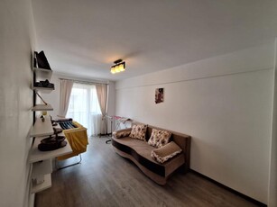 Apartament cu 4 camere decomandat, mobilat in Floresti