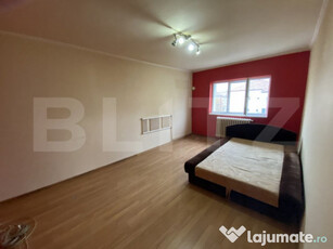 Apartament de 3 camere in suprafata de 54 mp, zona Bradet