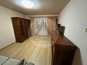 Apartament de inchiriat, 3 camere, in Cluj-Napoca, zona Aurel Vlaicu