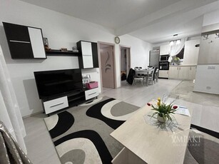 Apartament de inchiriat cu 3 camere, parcare, zona Terra!