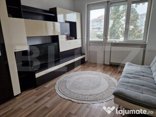 Apartament de vânzare, cu 3 camere, 70 mp, pe Bulevardul Da