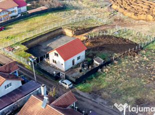 Casă cochetă lângă pădure, ideală pentru tineri iub...