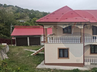 Casă cu 6 camere de vânzare in zona de munte