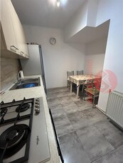 Casa cu 6 camere, compusa din 2 corpuri, Bca+placa beton, zona Coiciu