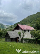 Casa de vacanta, cu 5 camere, 100 mp utili, Alba-Iulia