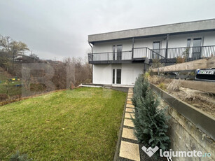 Casa de vanzare cu 7 camere, 260 mp, zona Aquapark Nymphaea