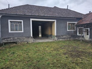 Casa la tara cu 5 camere + teren suprafata 1852 mp, Sat Campani, Bihor