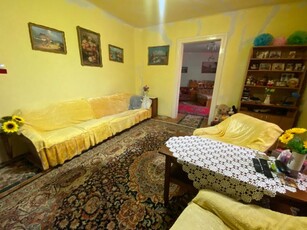 Casa ultracentral, str M. Eminescu, 4 camere, teren 411mp,front 15m