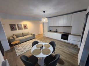 De inchiriat Apartament 2 camere, zona Cetate (Bloc Nou). Pret inchiriere: 1800 Lei/luna.