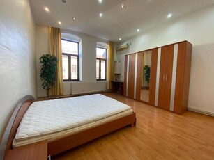 De inchiriat apartament ultracentral Str. Crisan COMISION 0%