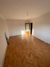 De vanzare Apartament 3 camere, zona Cetate - Liceul Sportiv. Pret vanzare: 100000 Euro.