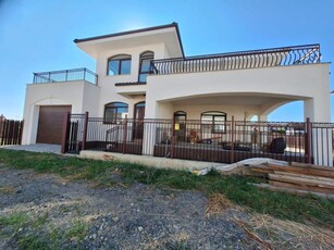 De vanzare casa cu etaj, semifinisata, cu garaj, Dezmir, 310000 Eur