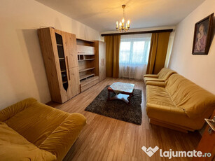 INCHIRIEZ apartament 3 camere decomandat,zona Mihai Viteazul