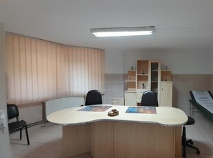 Spatiu comercial - cabinete, suprafata utila 72 mp, Ultracentral