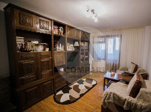 Vand apartament 3 camere Chercea