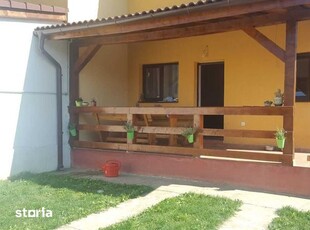 Vand casa duplex Sanpetru