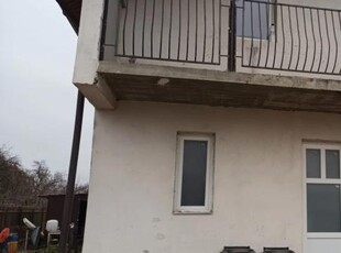 Vand casa individuala cu 4 camere, in Valea Chintaului, teren 200mp