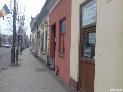 Inchiriez spatiu comercial la Sora Ultracentral in Cluj, bld.21 Decembrie 1989 54mp 2200 euro..