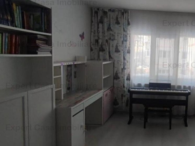 Apartament 2 Camere Decomandat Etaj Intermediar Cartier Frumoasa